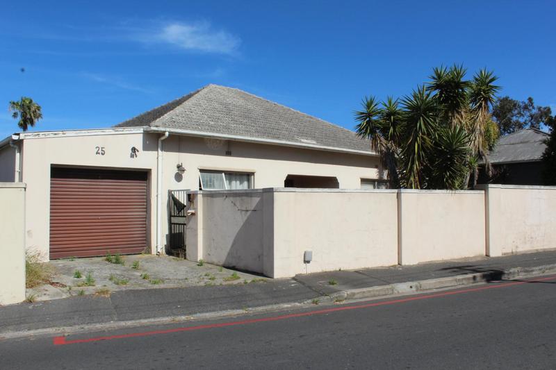 2 Bedroom Property for Sale in Fairfield Estate Western Cape